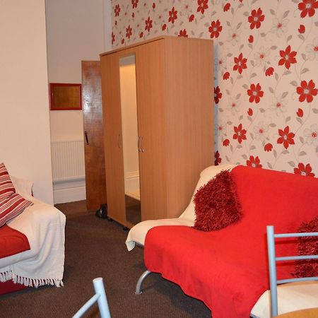 Ayrton House Holiday Apartments Blackpool Exterior photo