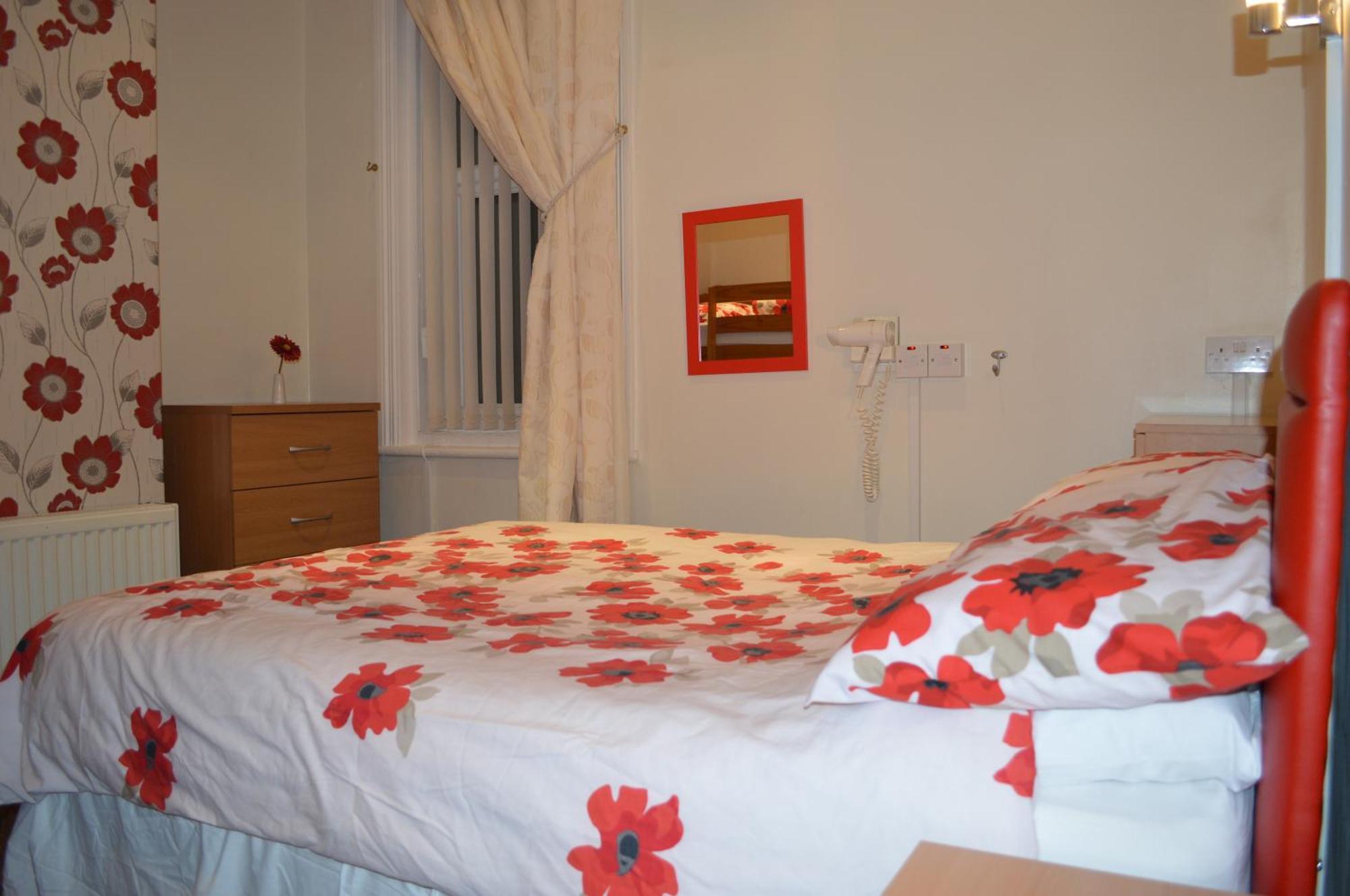 Ayrton House Holiday Apartments Blackpool Room photo
