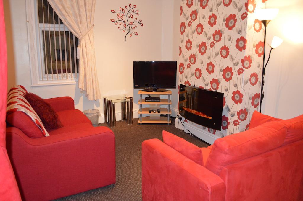 Ayrton House Holiday Apartments Blackpool Room photo